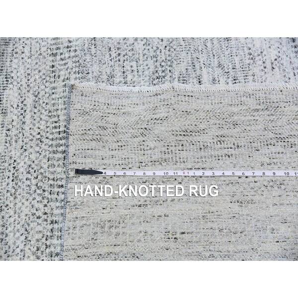 Shahbanu Rugs Rhino Gray, Tone on Tone, Hand Knotted, Modern Grass